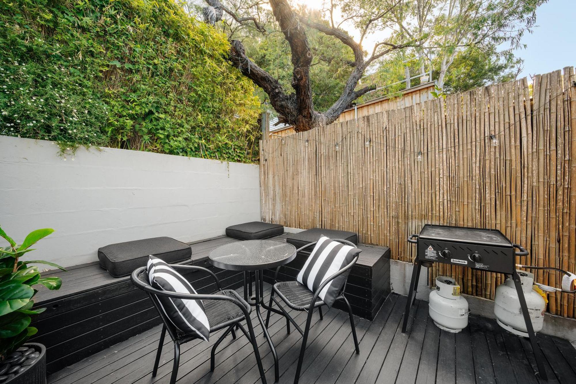 Spacious Glebe Luxe House 2br, 2ba, Free Lockable Parking And Entertainer's Kitchen Holiday home Sydney