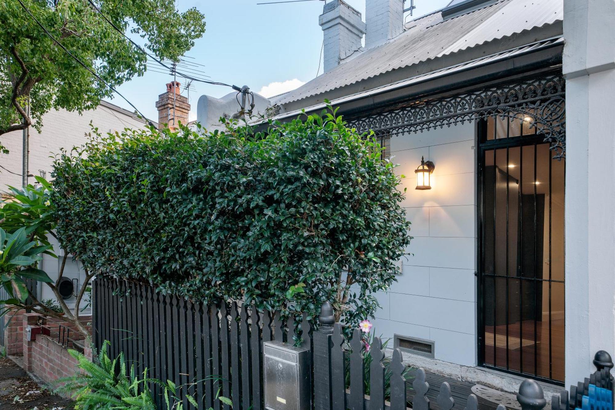 Spacious Glebe Luxe House 2br, 2ba, Free Lockable Parking And Entertainer's Kitchen Holiday home