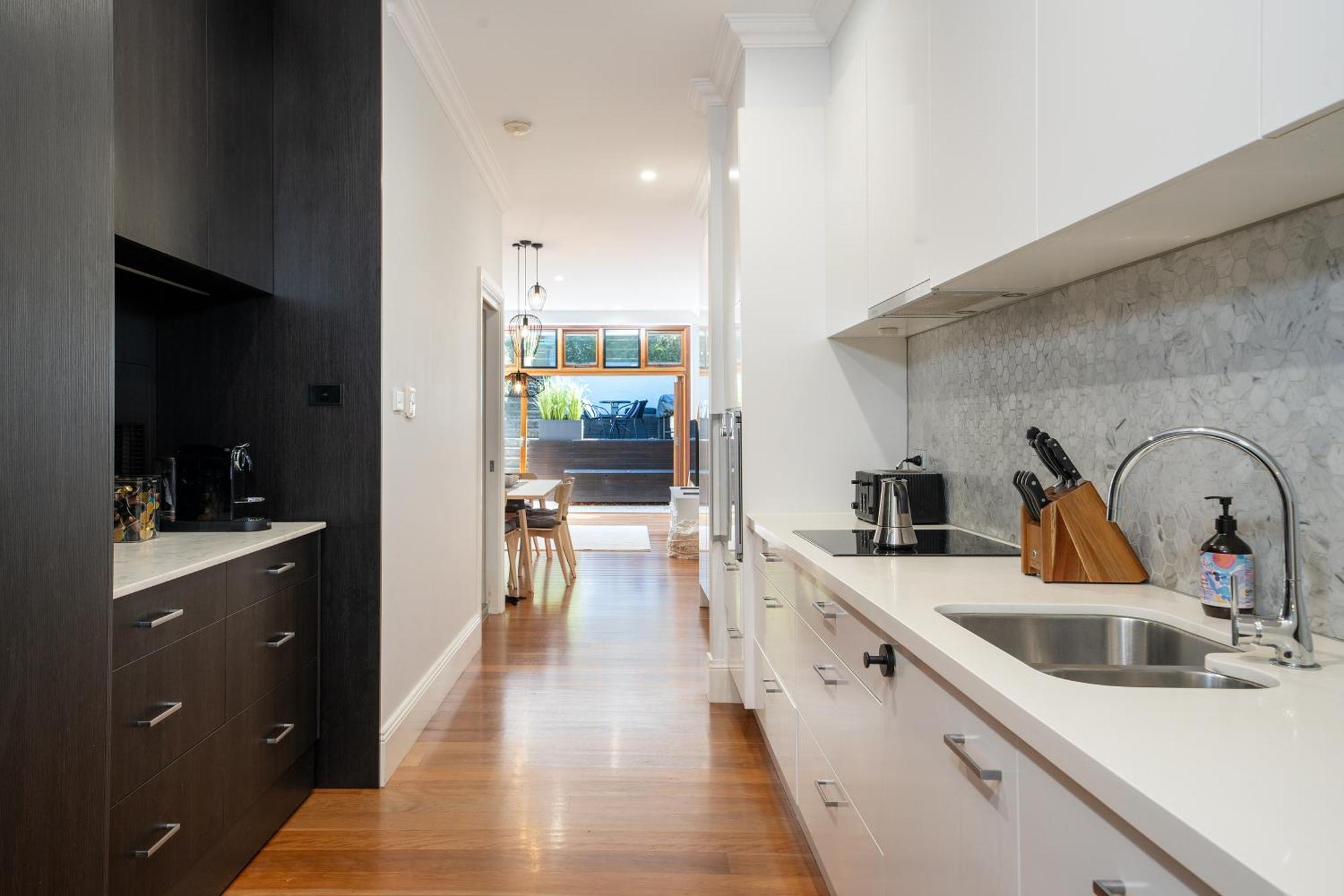 Holiday home Spacious Glebe Luxe House 2br, 2ba, Free Lockable Parking And Entertainer's Kitchen *