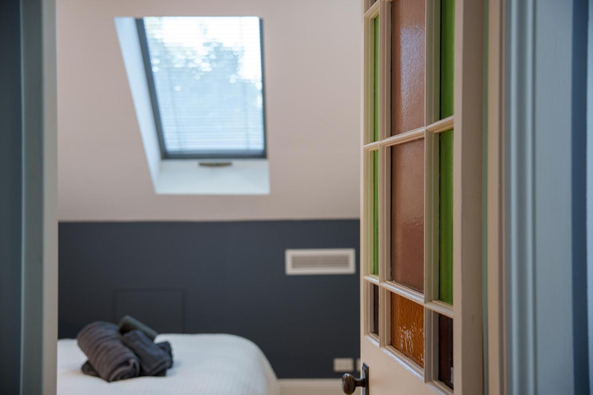 Spacious Glebe Luxe House 2br, 2ba, Free Lockable Parking And Entertainer's Kitchen Sydney